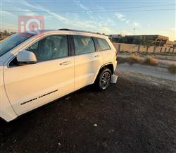 جیپ گراند شیرۆکی